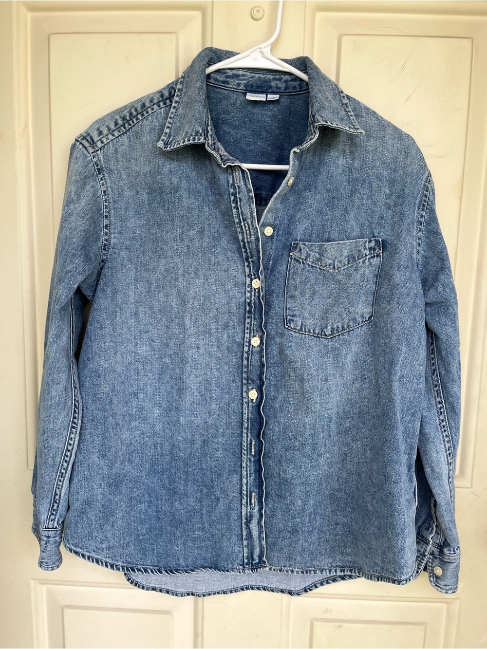GAP Denim Button-Down Shirt size Small